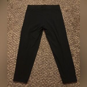 Pink capris size small black.